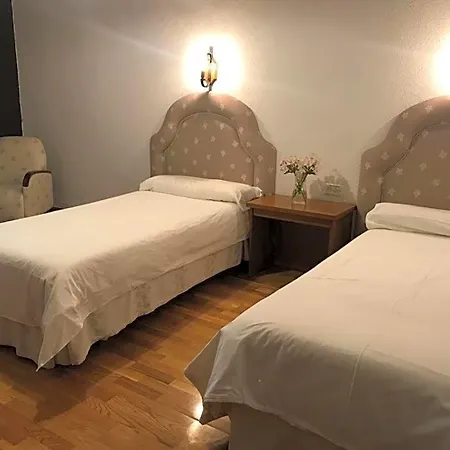 Hospederia Nuestra Sra De Caldas Las Caldas De Besaya