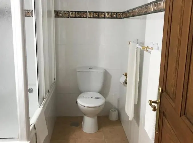 Hospederia Nuestra Sra De Caldas מלון Las Caldas De Besaya